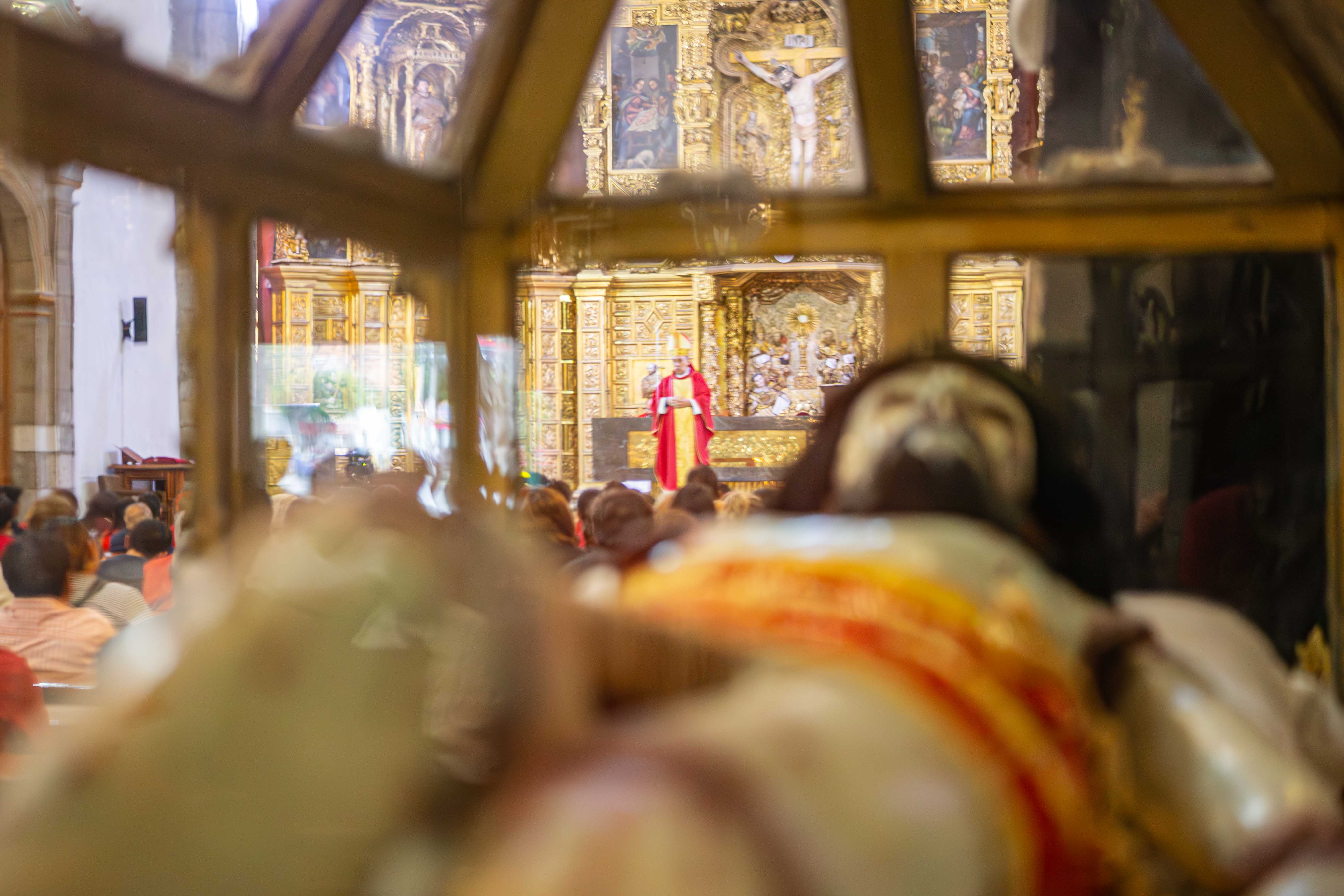 HOMILÍA EN LA ADORACIÓN A LA SANTA CRUZ