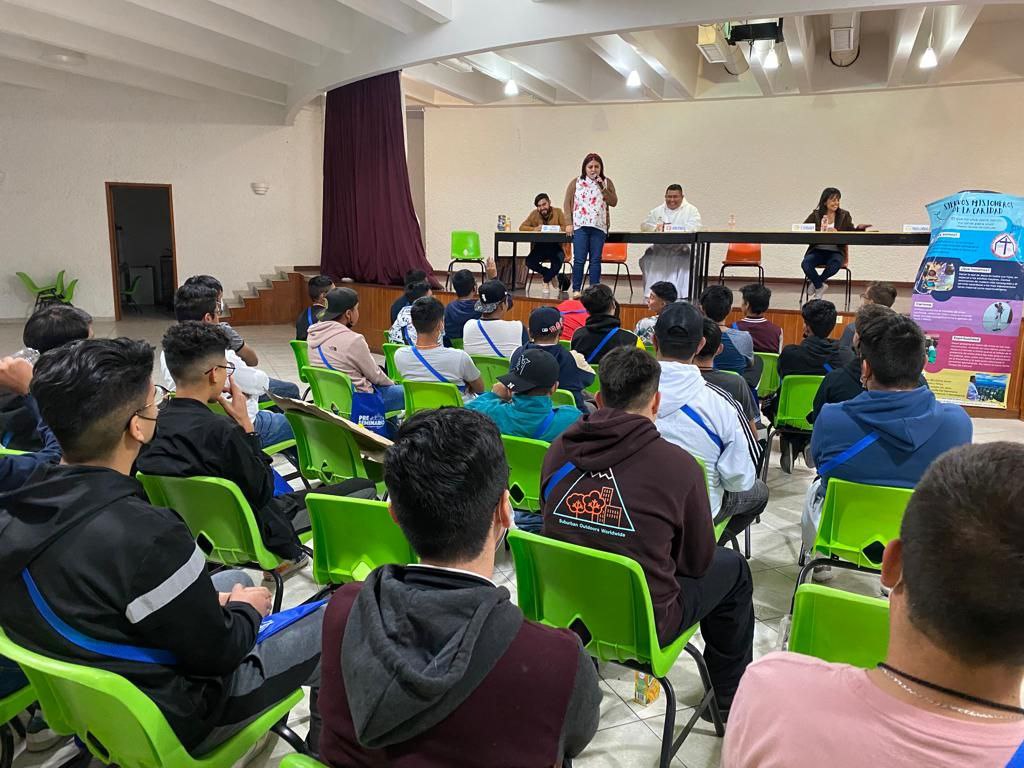 JÓVENES DISPUESTOS A SEGUIRLO